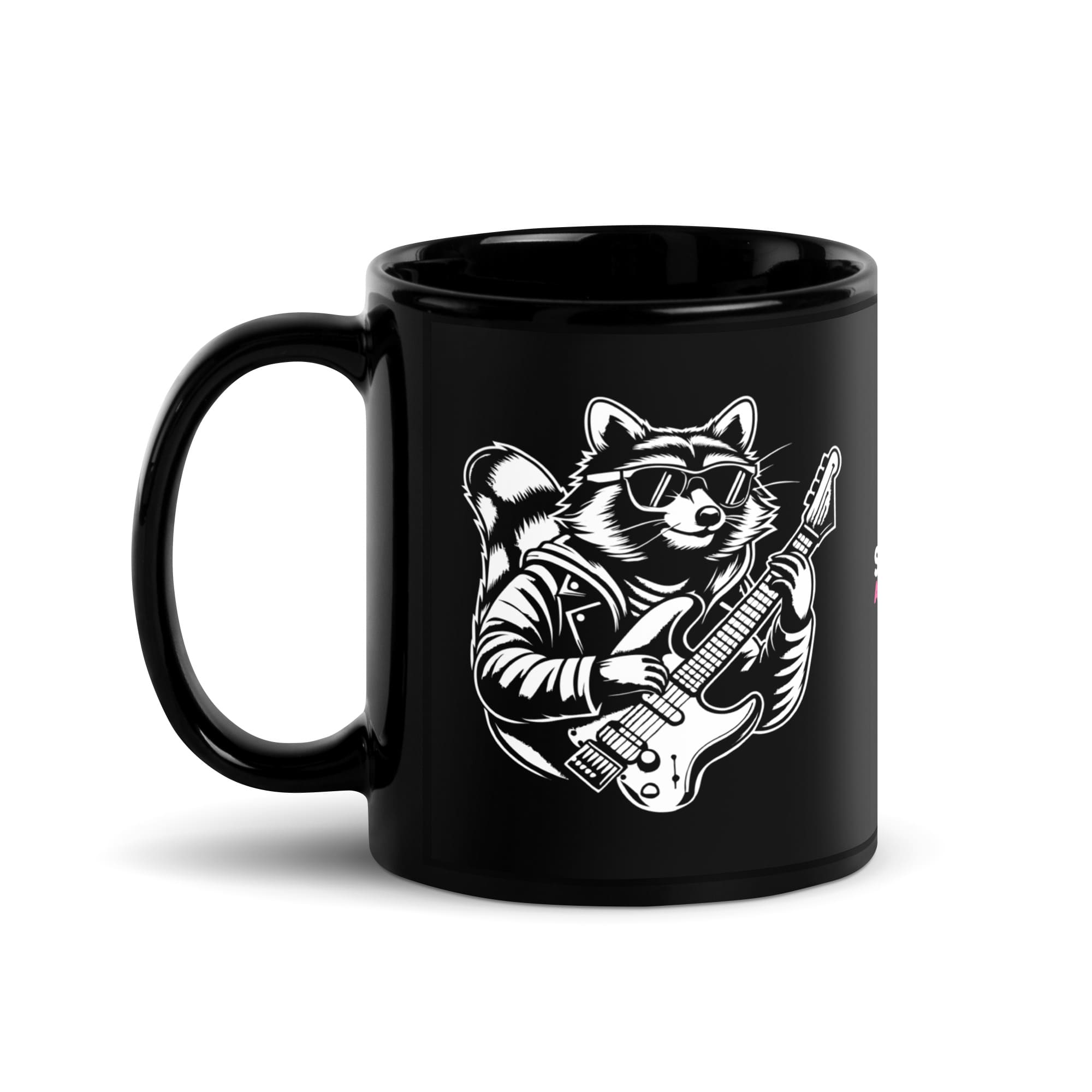 Eine Kaffeetasse mit einem Waschbär, der Gitarre spielt. Das Design vereint die Freude der Musik mit der Wildheit der Natur, ideal für einen motivierenden und fröhlichen Morgen. Soundanimals